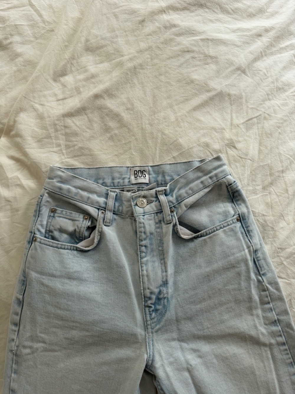 BDG Light Wash High-Rise Baggy Jeans - Light Blue
